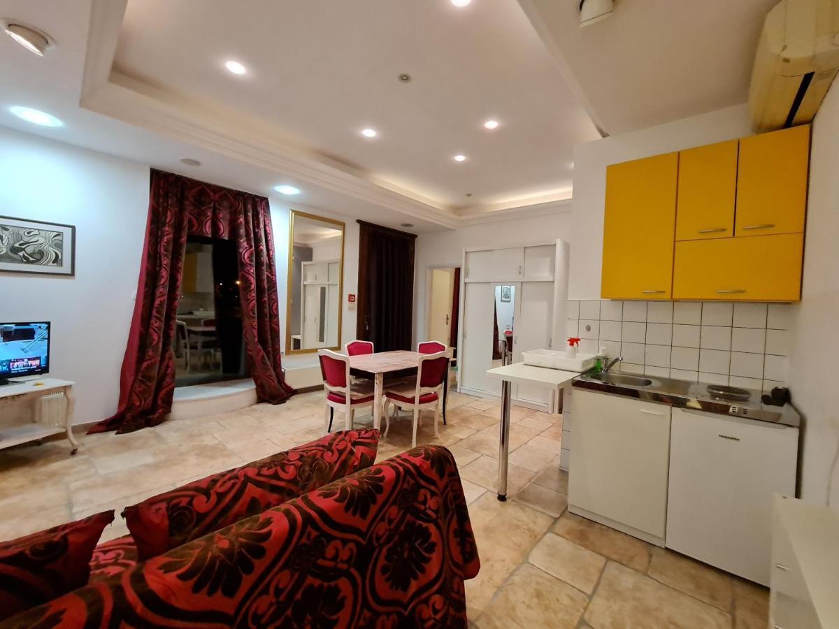 Apartmani N.May'S 卡尔洛瓦茨 外观 照片
